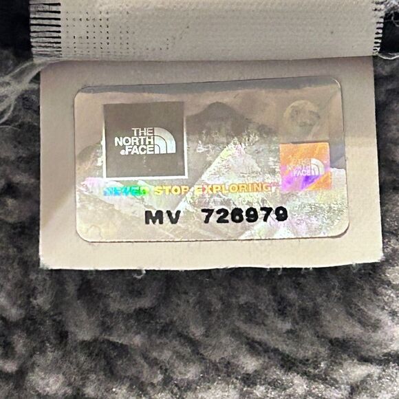 The North Face 1/4 Zip Fleece Pullover - Picture 11 of 11